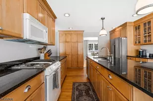 305 Raymond Ct, Bridgewater Twp., NJ 08807 - Photo 7