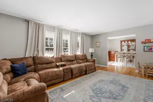 305 Raymond Ct, Bridgewater Twp., NJ 08807 - Photo 19