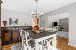 305 Raymond Ct, Bridgewater Twp., NJ 08807 - Photo 15