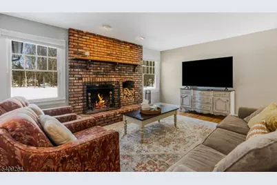 305 Raymond Ct, Bridgewater Twp., NJ 08807 - Photo 11