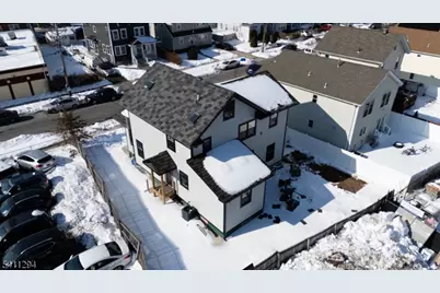 1123 Thompson Ave, Roselle, NJ 07203 - Photo 15