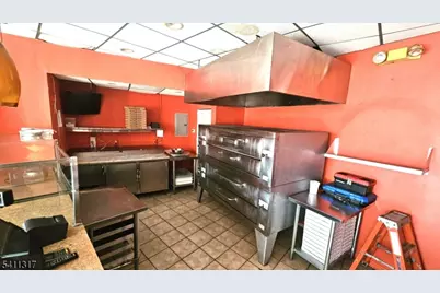 384 Totowa Rd, Totowa, NJ 07512 - Photo 3