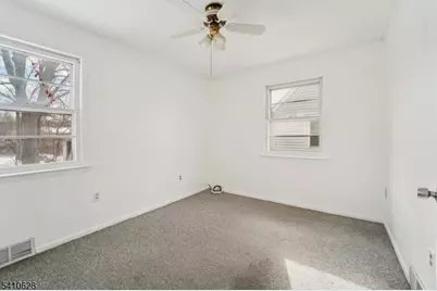 187 Olive Ave, Pompton Lakes, NJ 07442 - Photo 9