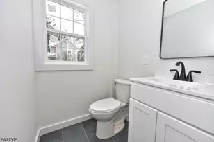 18 Governor Haines St, Hamburg, NJ 07419 - Photo 15