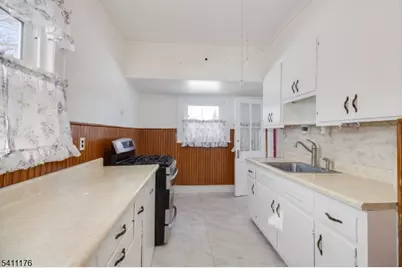 215 Victory St, Roselle, NJ 07203 - Photo 17