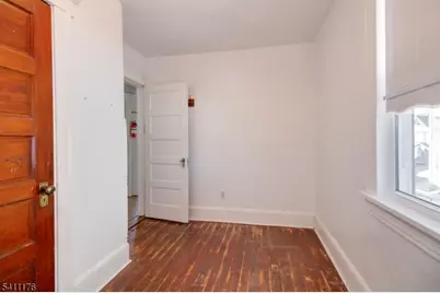 215 Victory St, Roselle, NJ 07203 - Photo 29