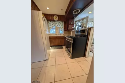 18 White Birch Ter, Caldwell, NJ 07006 - Photo 15