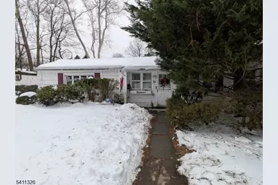 18 White Birch Ter, Caldwell, NJ 07006 - Photo 9