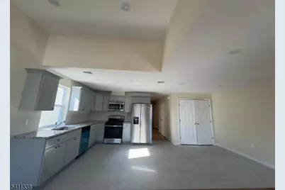 487 S 18th St 2nd Fl #2, Newark, NJ 07103 - Photo 5