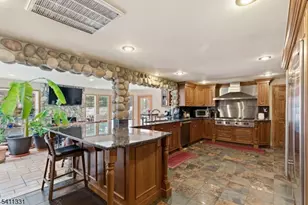 328 Hillside Ave, Livingston, NJ 07039 - Photo 9