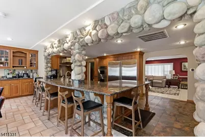 328 Hillside Ave, Livingston, NJ 07039 - Photo 9