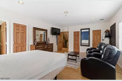 328 Hillside Ave, Livingston, NJ 07039 - Photo 27