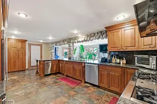 328 Hillside Ave, Livingston, NJ 07039 - Photo 11