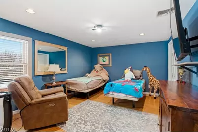 328 Hillside Ave, Livingston, NJ 07039 - Photo 17