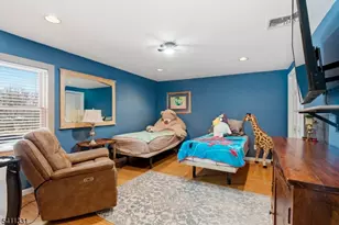 328 Hillside Ave, Livingston, NJ 07039 - Photo 17