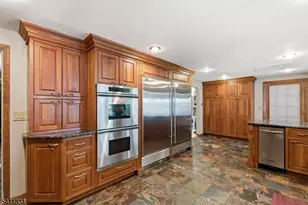 328 Hillside Ave, Livingston, NJ 07039 - Photo 5