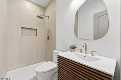 221 Clerk St, Jersey City, NJ 07305 - Photo 23