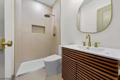 221 Clerk St, Jersey City, NJ 07305 - Photo 13