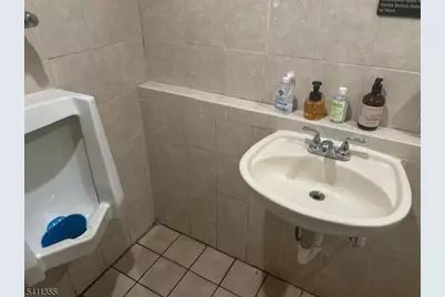 260 South Washington Avenue, Bergenfield, NJ 07621 - Photo 17