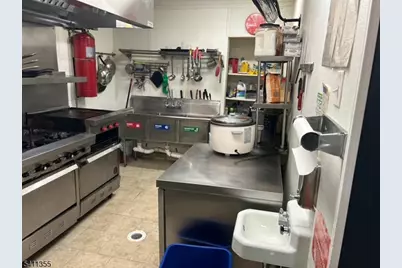 260 South Washington Avenue, Bergenfield, NJ 07621 - Photo 15