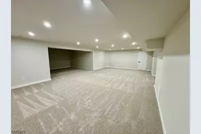 61 Willow Ln, Parsippany, NJ 07054 - Photo 23