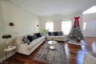 4 Castle Ct, Franklin Township, NJ 08873 - Photo 15