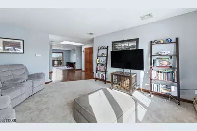 243 Newark Ave, Lyndhurst Township, NJ 07071 - Photo 7