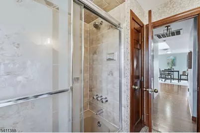 243 Newark Ave, Lyndhurst Township, NJ 07071 - Photo 21