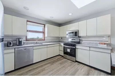 243 Newark Ave, Lyndhurst Township, NJ 07071 - Photo 17