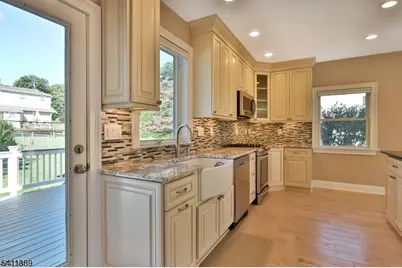 27 Montville Ave, Montville Township, NJ 07045 - Photo 5