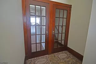 99 N Middaugh St, Somerville, NJ 08876 - Photo 5