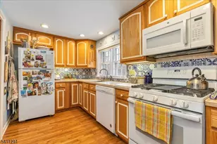 18 Wyckoff Pl, Franklin Township, NJ 08823 - Photo 9