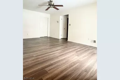 102 Keystone Ct, Edison, NJ 08817 - Photo 3