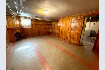 136 Roosevelt Ave, Clifton, NJ 07011 - Photo 9