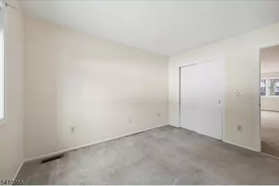 504 Clark Circle, Raritan Township, NJ 08822 - Photo 9