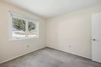 504 Clark Circle, Raritan Township, NJ 08822 - Photo 15