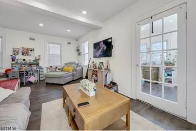 632 Chase Ave, Lyndhurst Township, NJ 07071 - Photo 3