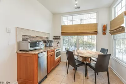 301 Kensington Ln, Livingston Twp., NJ 07039 - Photo 5