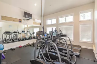 301 Kensington Ln, Livingston Twp., NJ 07039 - Photo 23