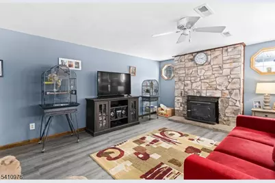 8 Myrtle Ave, Mount Olive, NJ 07828 - Photo 5