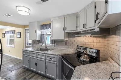 8 Myrtle Ave, Mount Olive, NJ 07828 - Photo 13