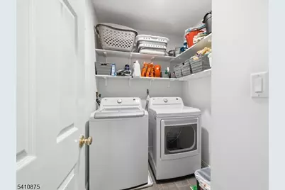 31 Gannett Ct, Wayne, NJ 07470 - Photo 9