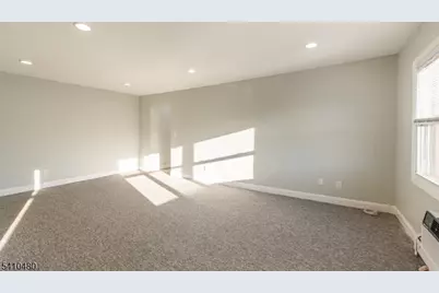 12 N End Dr #12, Secaucus, NJ 07094 - Photo 17
