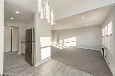 12 N End Dr #12, Secaucus, NJ 07094 - Photo 5