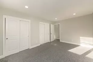 12 N End Dr, Secaucus, NJ 07094 - Photo 19