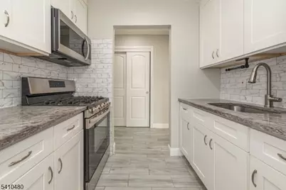 12 N End Dr #12, Secaucus, NJ 07094 - Photo 11