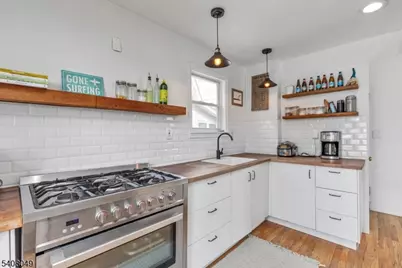 1044 Madison Hill Rd, Clark Township, NJ 07066 - Photo 15