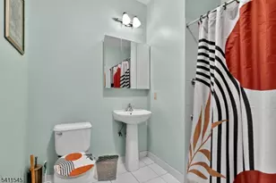 315 Regency Pl, Woodbridge Township, NJ 07095 - Photo 9