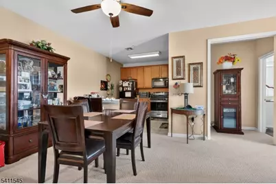 315 Regency Pl, Woodbridge Township, NJ 07095 - Photo 5