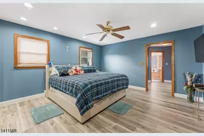 9 Chalen Ct, Pompton Lakes, NJ 07442 - Photo 11